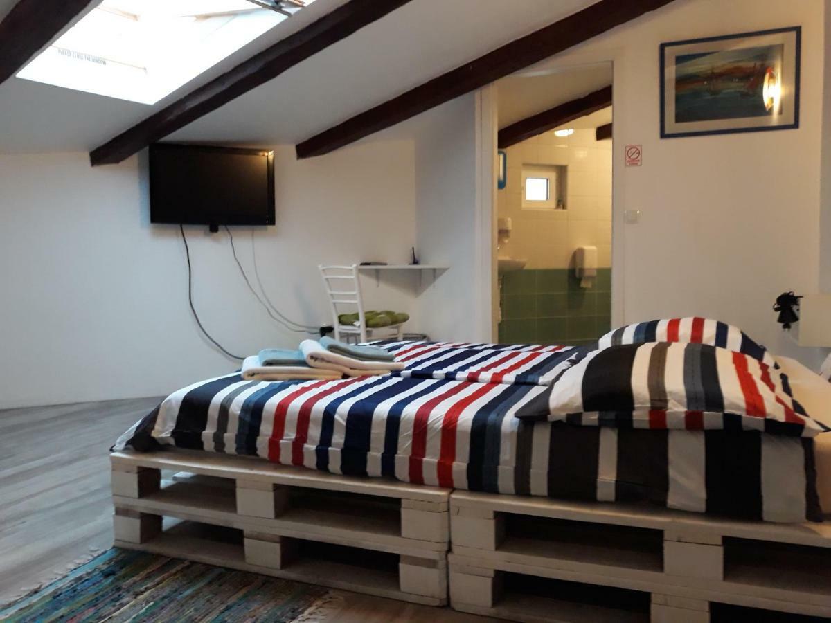 Hostel Mare 希贝尼克 外观 照片